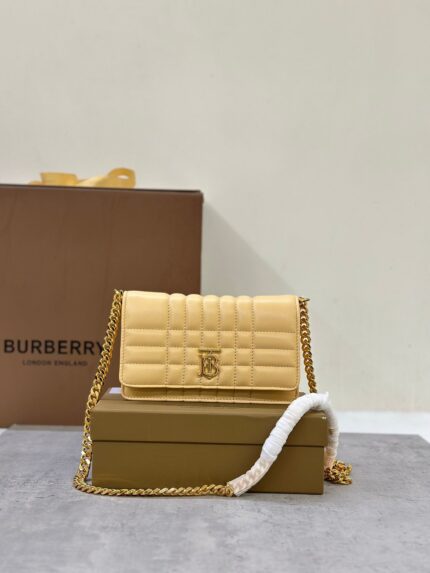 Burberry Bag 02